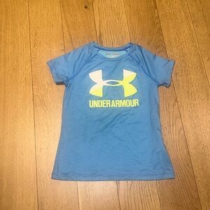 Kids Under Armour Heat Gear Tee (size Small)